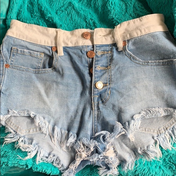 Multi colored high waisted shorts - Picture 2 of 3